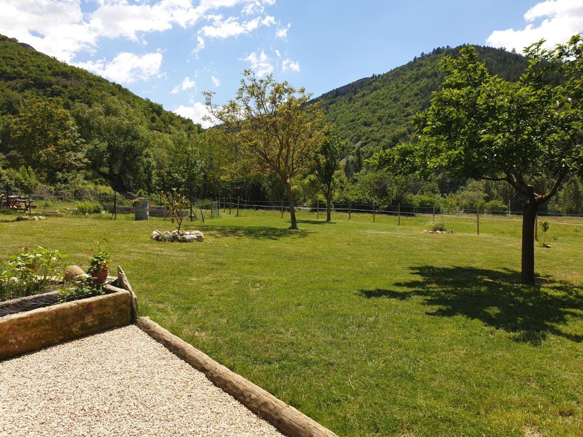 Mas De Reilhanette Montbrun-les-Bains Kültér fotó