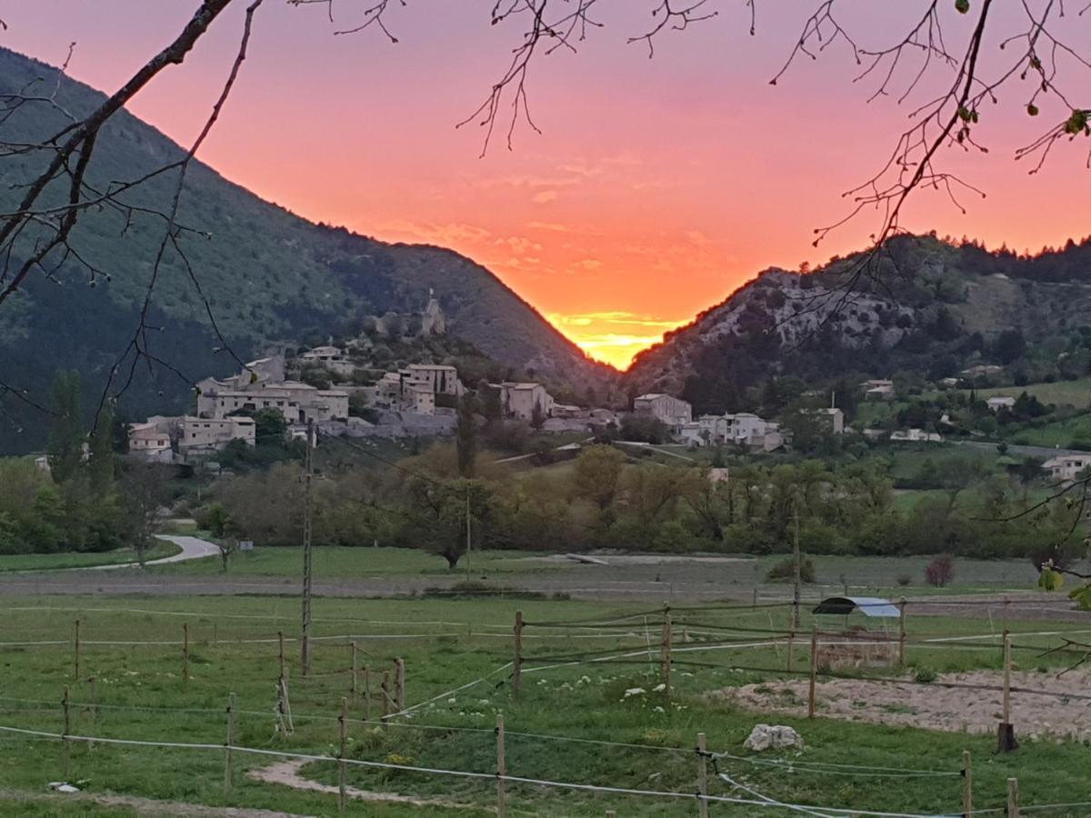 Mas De Reilhanette Montbrun-les-Bains Kültér fotó